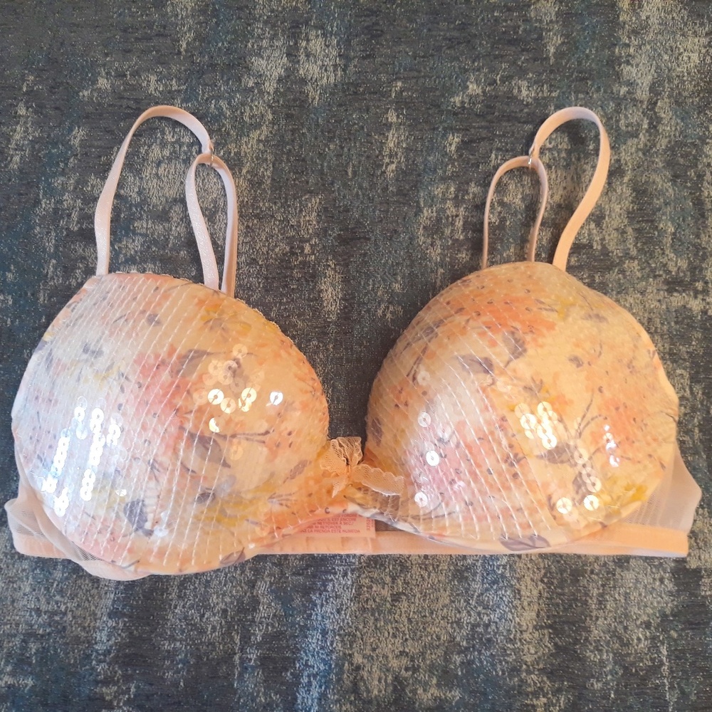 NWOT Victoria's Secret Demi Push Up Bra